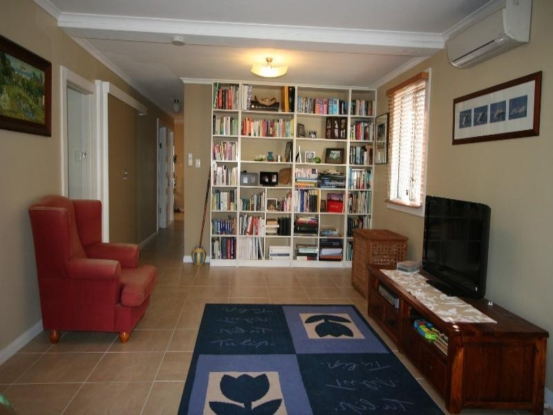 73 Grattan Terrace, Manly QLD 4179