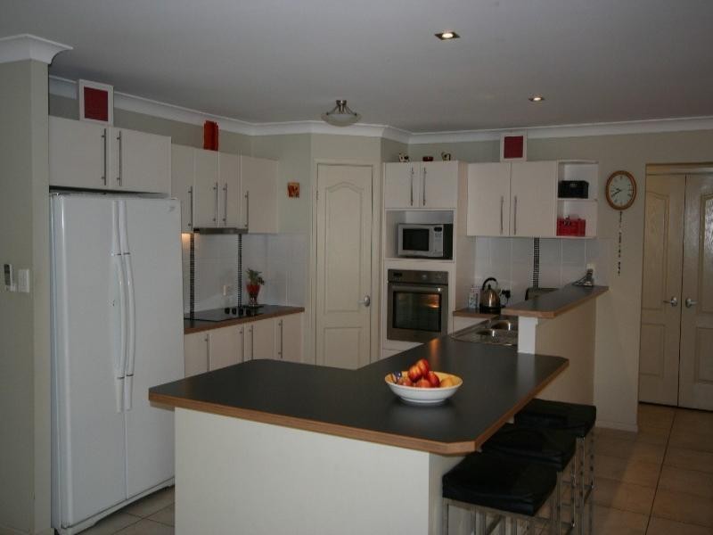 10 Izzies Place, Wakerley QLD 4154