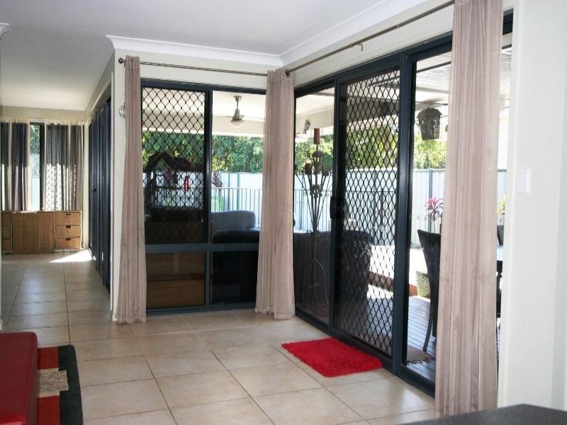 10 Izzies Place, Wakerley QLD 4154