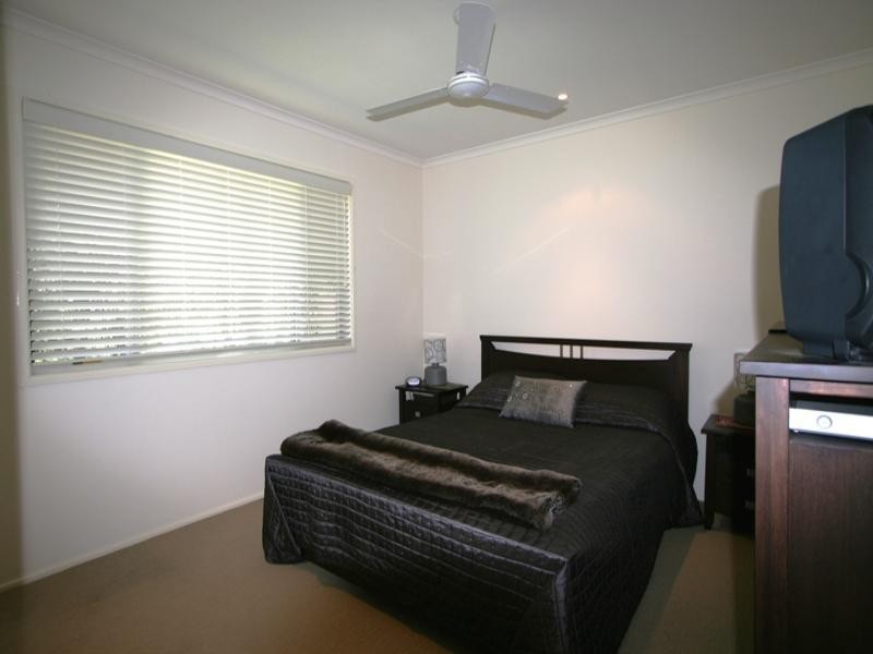 24 Kinsella Street, Belmont QLD 4153