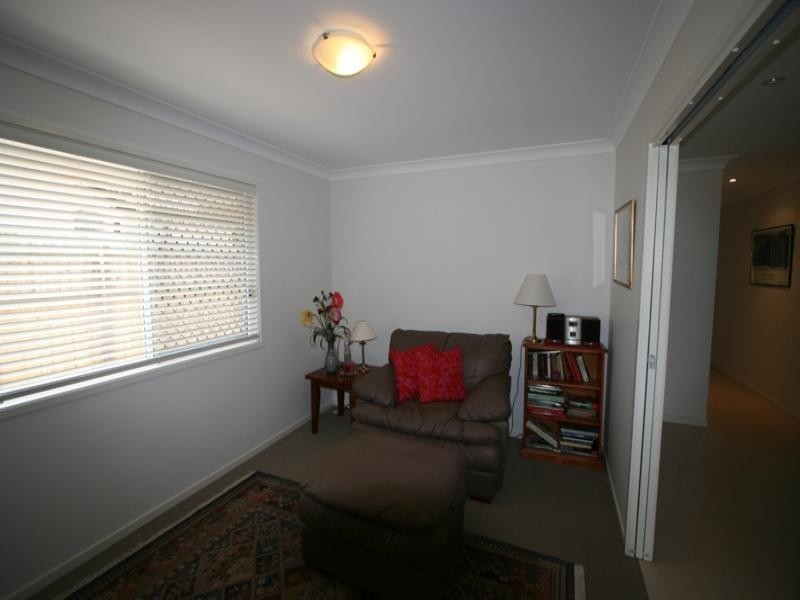 4 Rymera Cresent, Wakerley QLD 4154