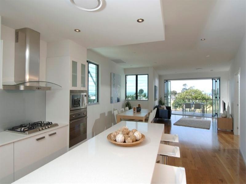 2/435 Esplanade, Manly QLD 4179