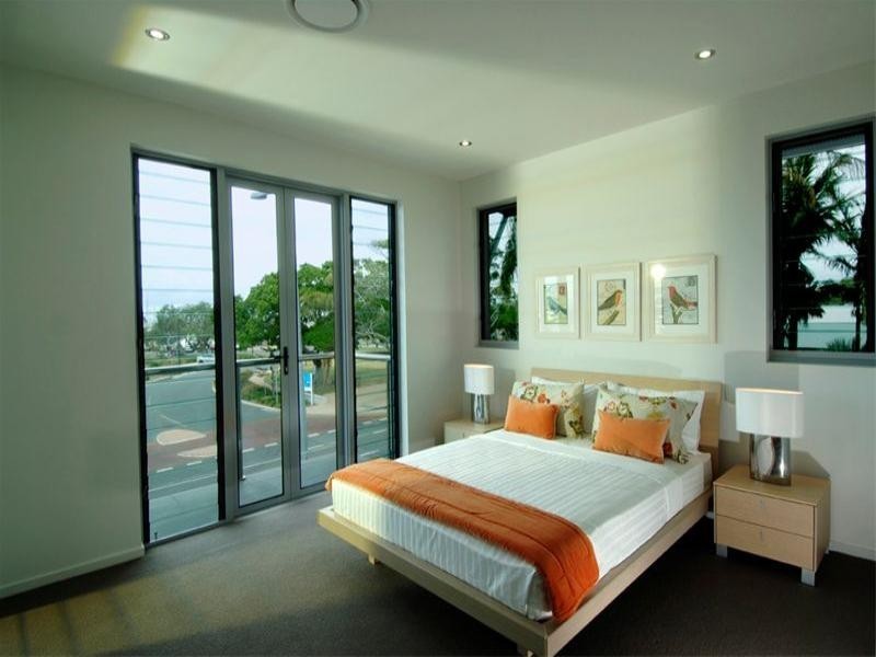 2/435 Esplanade, Manly QLD 4179