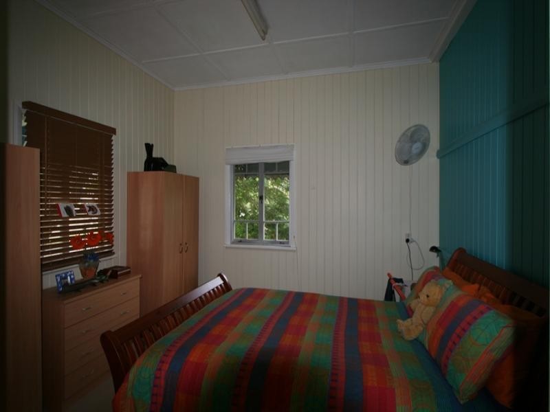 17 Coolana Street, Lota QLD 4179