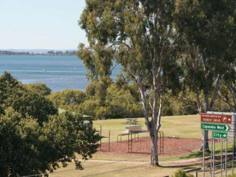 701 Esplanade, Lota QLD 4179