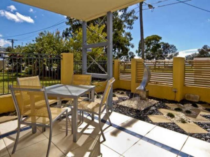 701 Esplanade, Lota QLD 4179