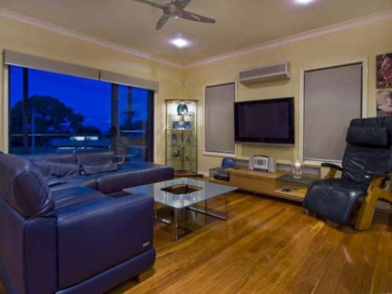 701 Esplanade, Lota QLD 4179