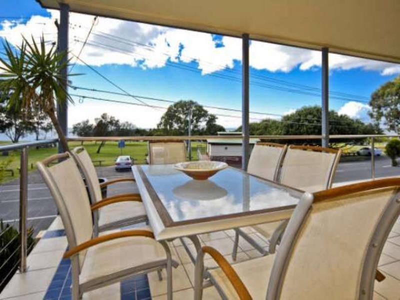 701 Esplanade, Lota QLD 4179