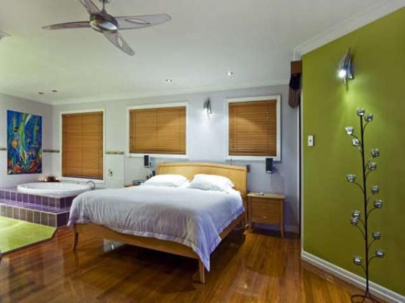 701 Esplanade, Lota QLD 4179