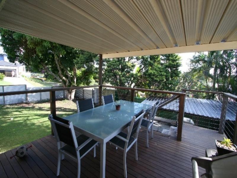 2 Awoonga Street, Wynnum QLD 4178