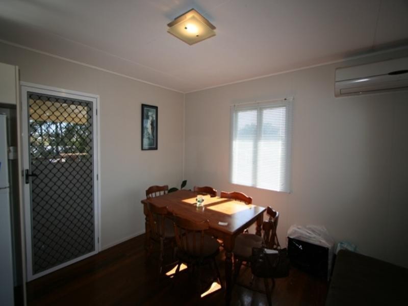 2 Awoonga Street, Wynnum QLD 4178