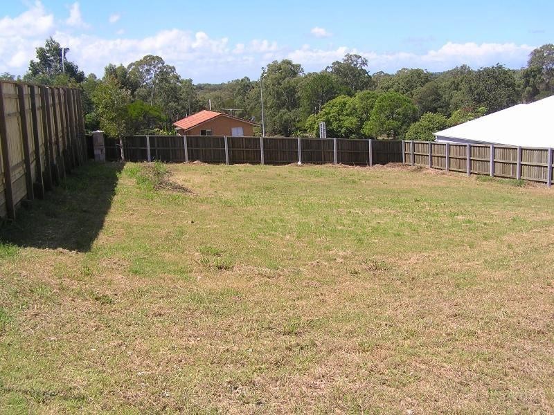 82 Rowland Avenue, Wakerley QLD 4154