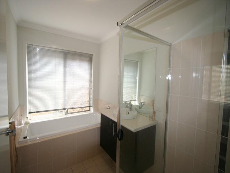 6 Creswick Close, Manly West QLD 4179