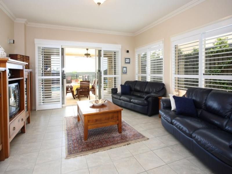 18 John Street, Manly West QLD 4179