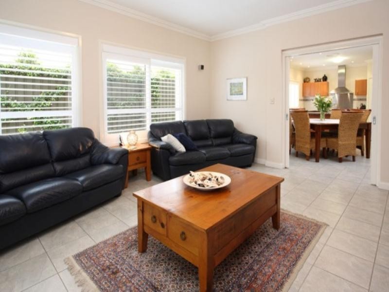 18 John Street, Manly West QLD 4179