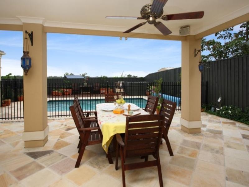 18 John Street, Manly West QLD 4179