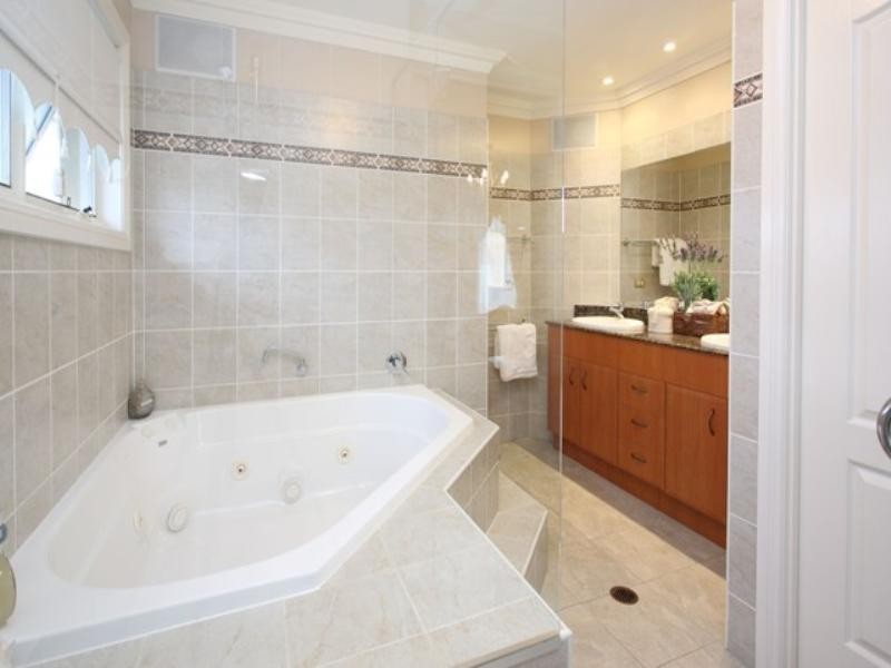 18 John Street, Manly West QLD 4179