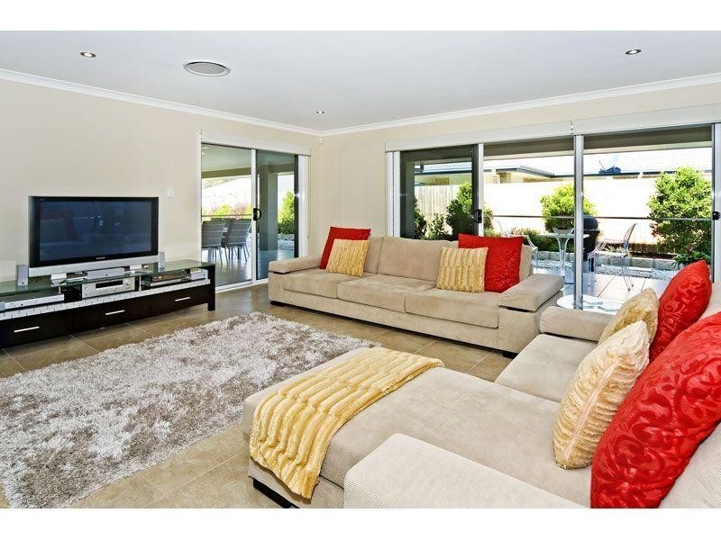 16 Gumdale Street, Wakerley QLD 4154