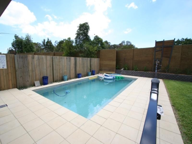 3 Red Gum Crescent, Wakerley QLD 4154