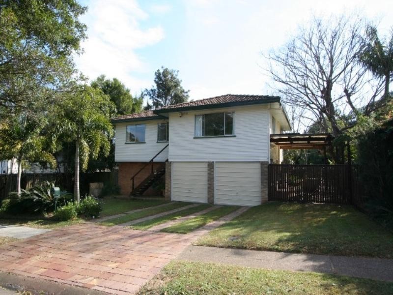 82 Talwong Street, Manly West QLD 4179