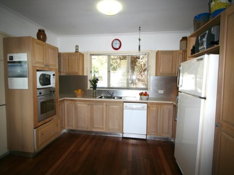 6 Wyeth Street, Wynnum QLD 4178