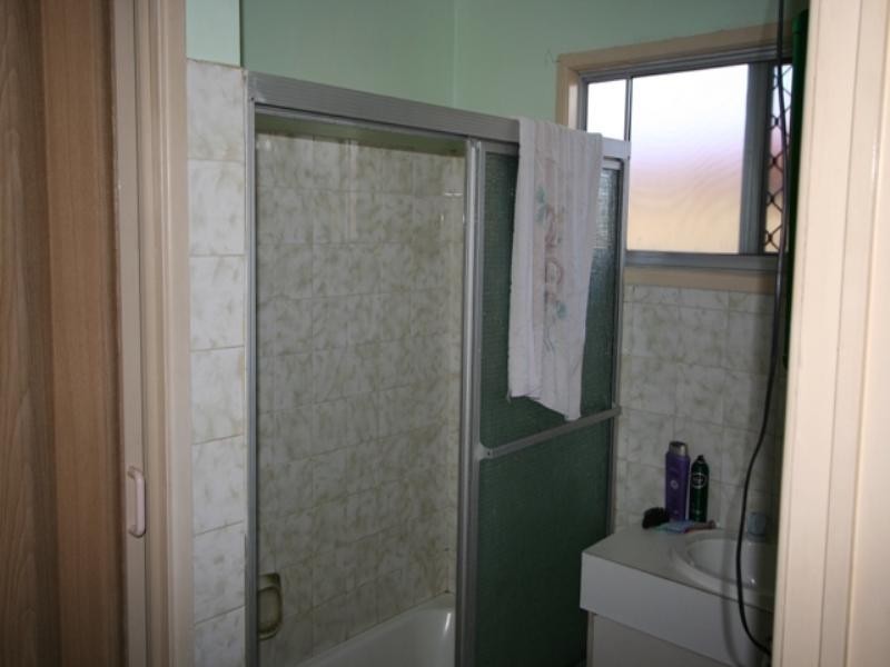 3 Malabar Street, Wynnum West QLD 4178