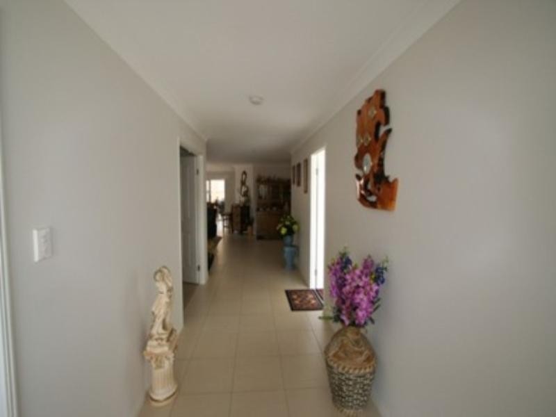 5 Tallis Street, Wakerley QLD 4154