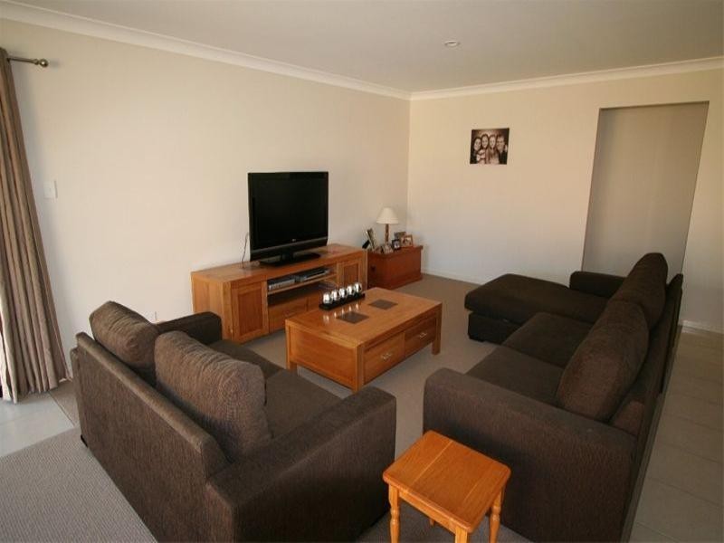 31 Paperbark Place, Wakerley QLD 4154