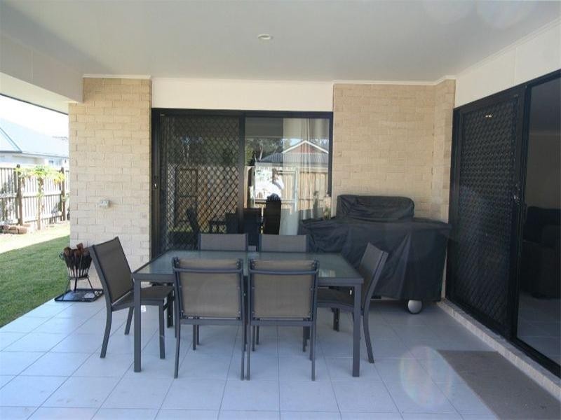 31 Paperbark Place, Wakerley QLD 4154