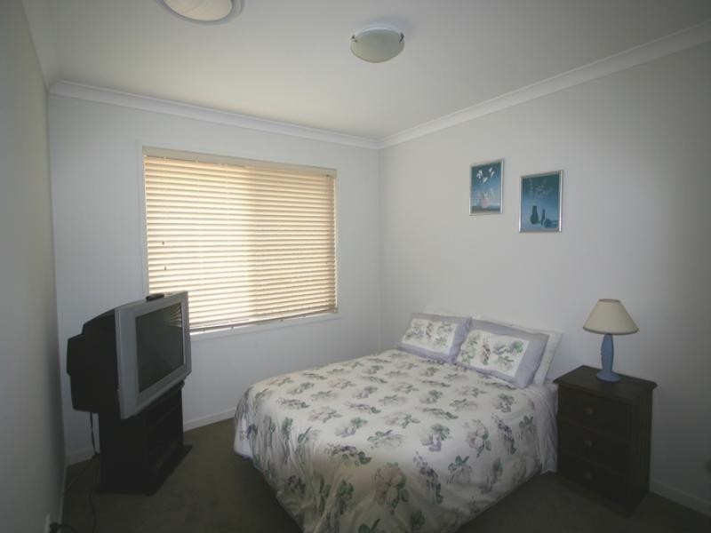 6 Creswick Close, Manly West QLD 4179