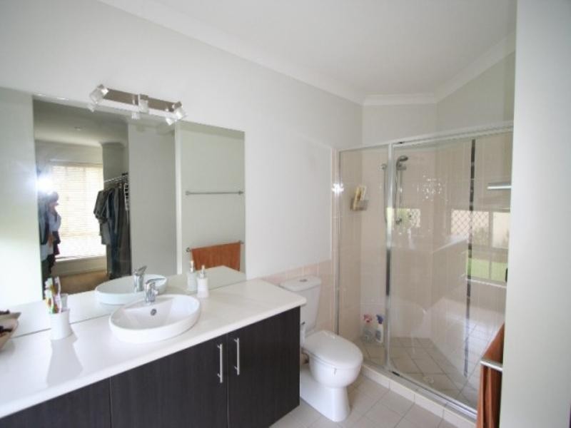 6 Creswick Close, Manly West QLD 4179