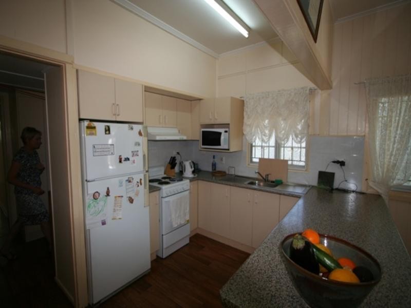 301 Preston Road, Wynnum West QLD 4178