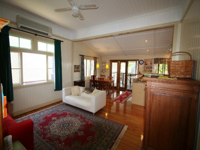 43 Wassell Street, Wynnum QLD 4178