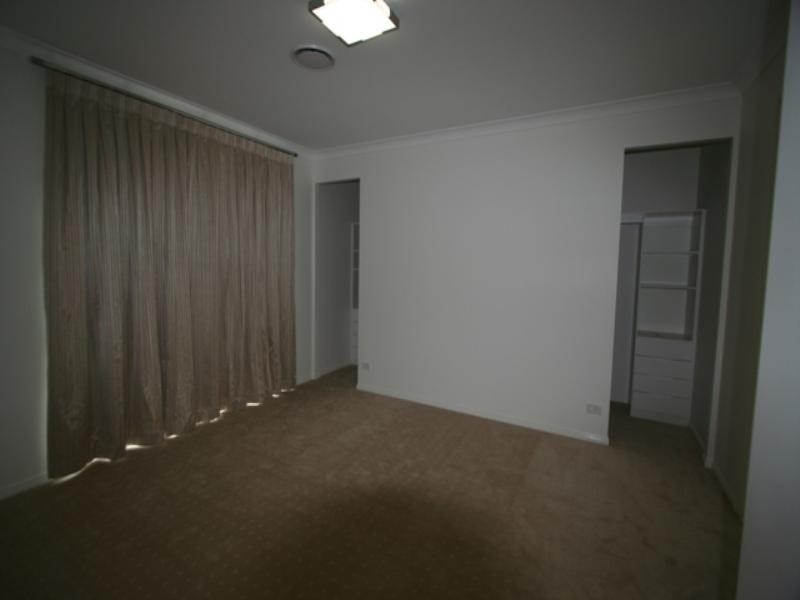 30 Bridgewater Place, Lota QLD 4179