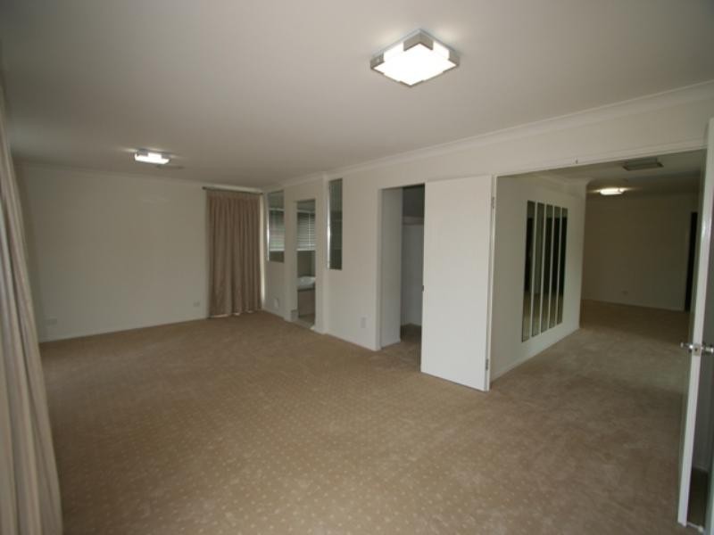 30 Bridgewater Place, Lota QLD 4179