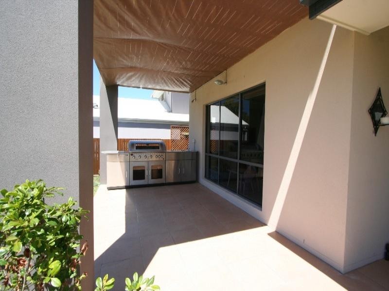 15 Gumdale Street, Wakerley QLD 4154