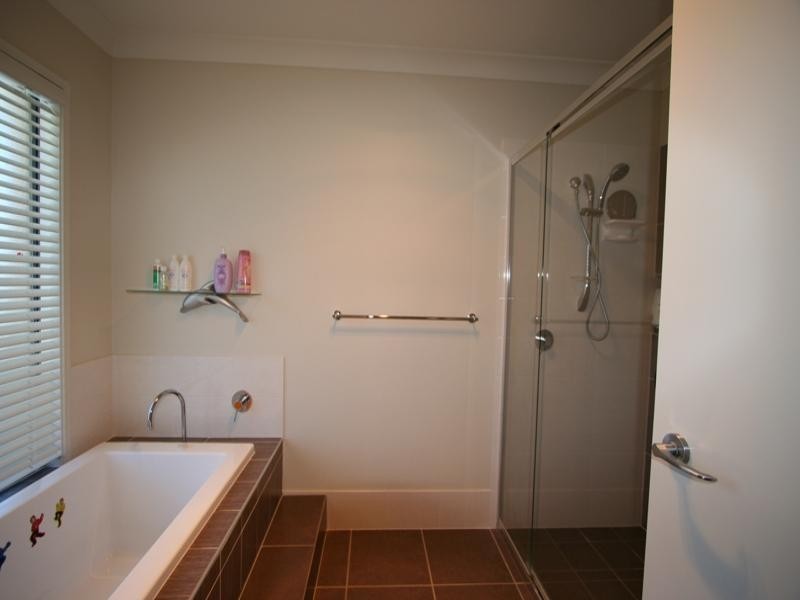 15 Gumdale Street, Wakerley QLD 4154