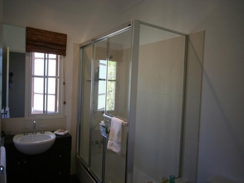 137 Hindes Street, Lota QLD 4179