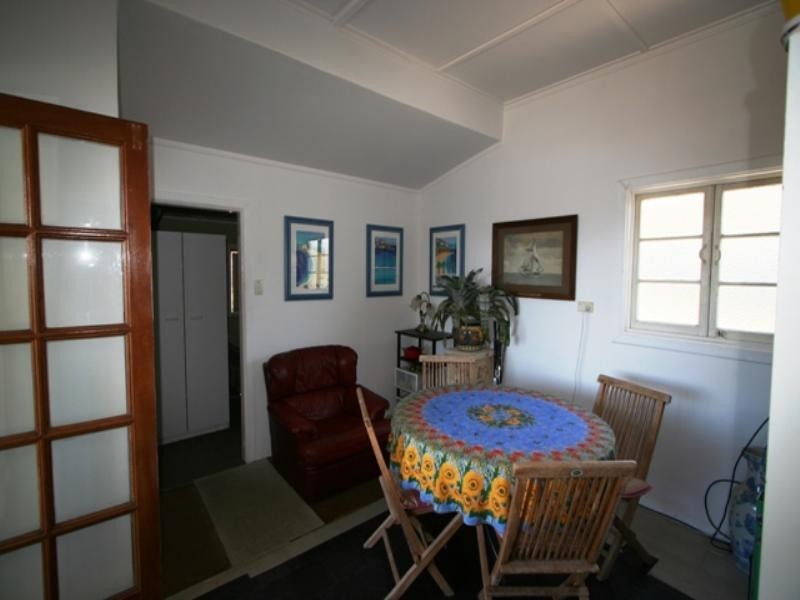 11 New Road, Manly QLD 4179