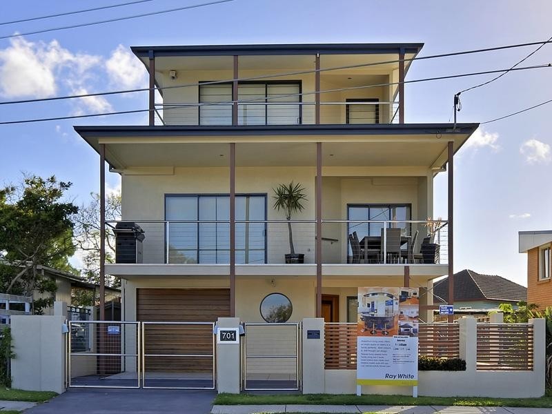 701 Esplanade, Lota QLD 4179