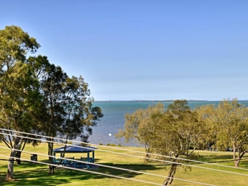 701 Esplanade, Lota QLD 4179