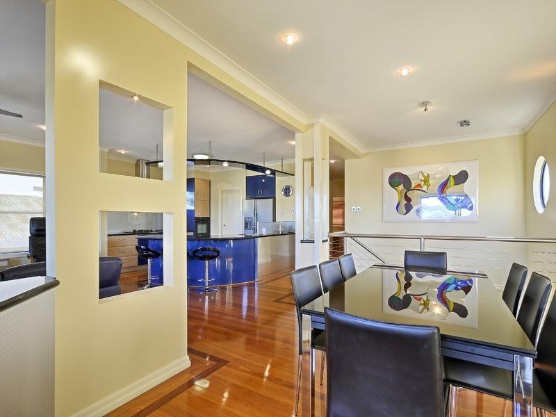 701 Esplanade, Lota QLD 4179