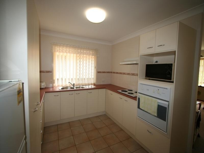 121 Whites Road, Manly West QLD 4179