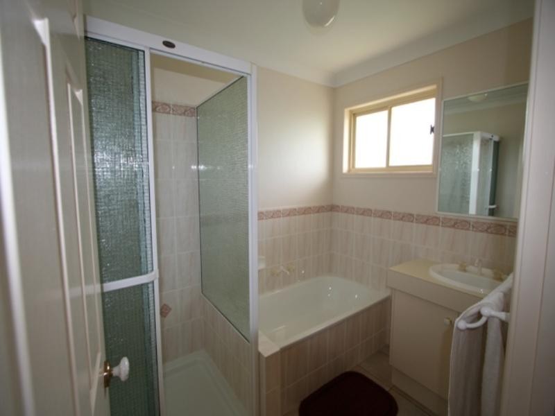 121 Whites Road, Manly West QLD 4179