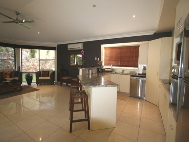 28 Ivy Crescent, Wakerley QLD 4154