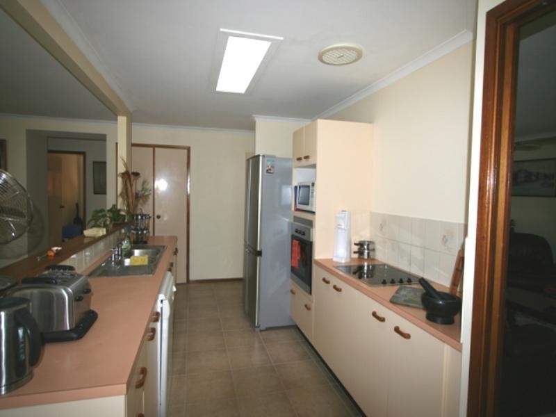 297 Whites Road, Lota QLD 4179