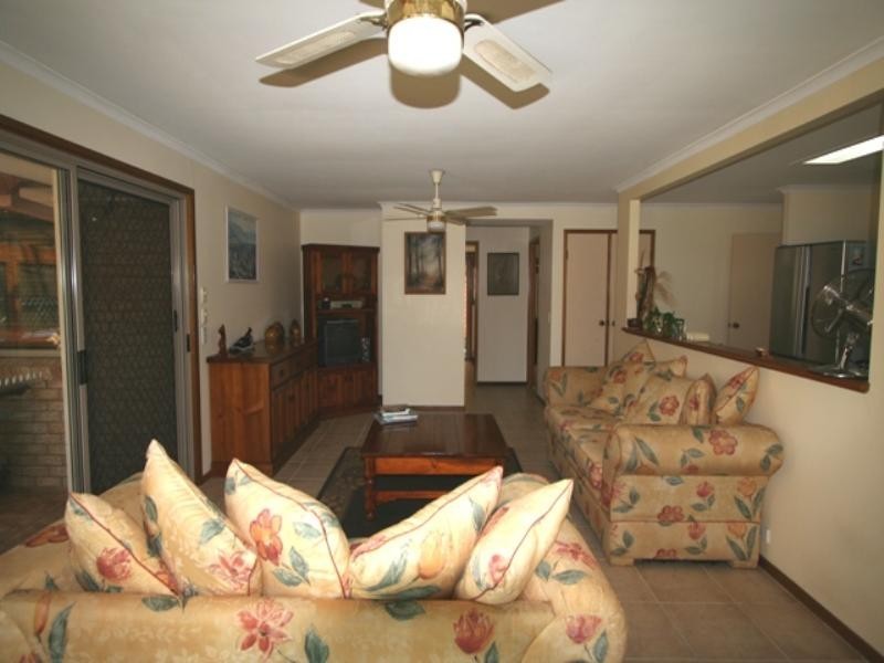 297 Whites Road, Lota QLD 4179