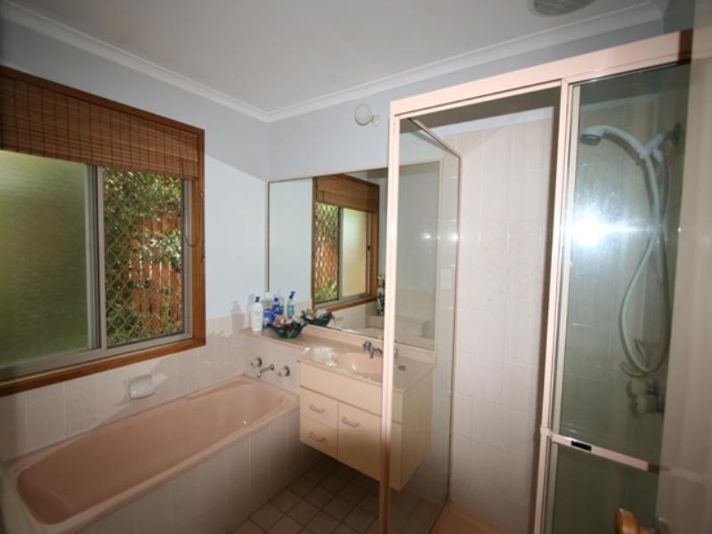 297 Whites Road, Lota QLD 4179