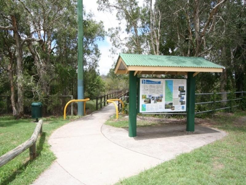 297 Whites Road, Lota QLD 4179