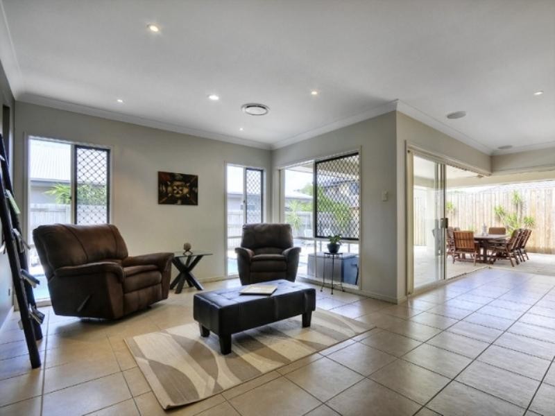 16 Balgowlah Street, Wakerley QLD 4154